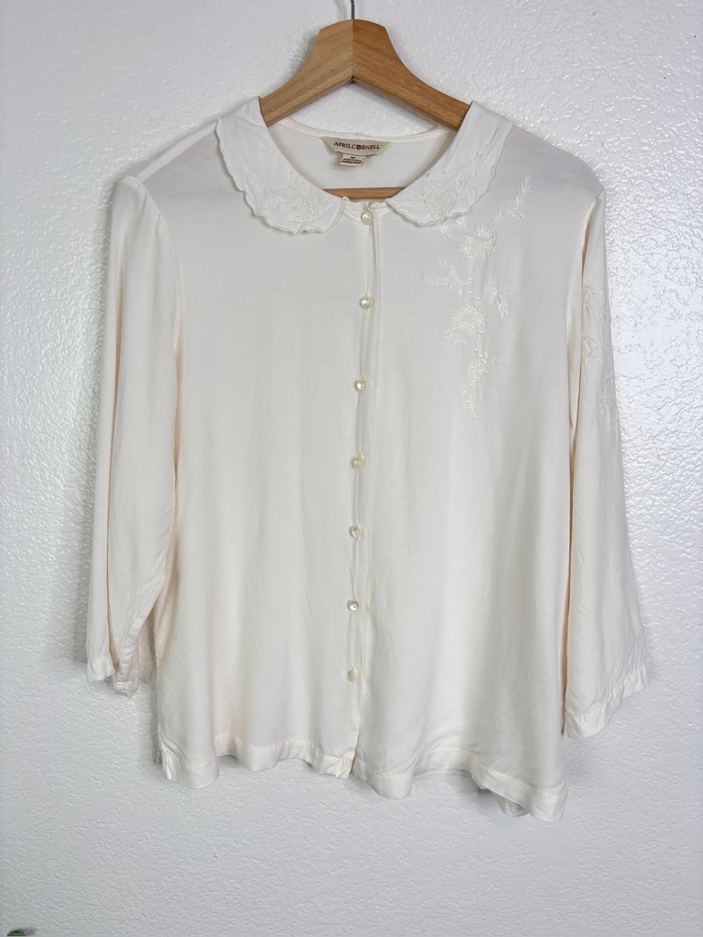 APRIL CORNELL Embroidered White Blouse  Peter Pan Collar Size M